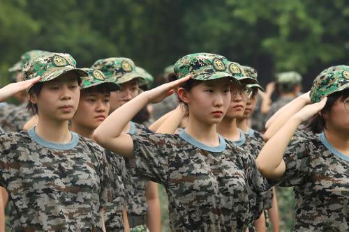 軍訓(xùn)1.jpg